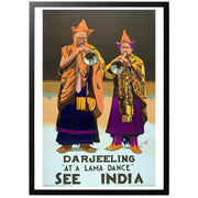 Darjeeling - "At a Lama Dance" - See India Brittisk/Indisk reseaffisch från 1934. Ett nytryck i superkvalité - redo för din vägg. Välj till ram och få affischen färdigramad och klar! Frakt 59 kr inom Sverige - fraktfritt från 450 kr.