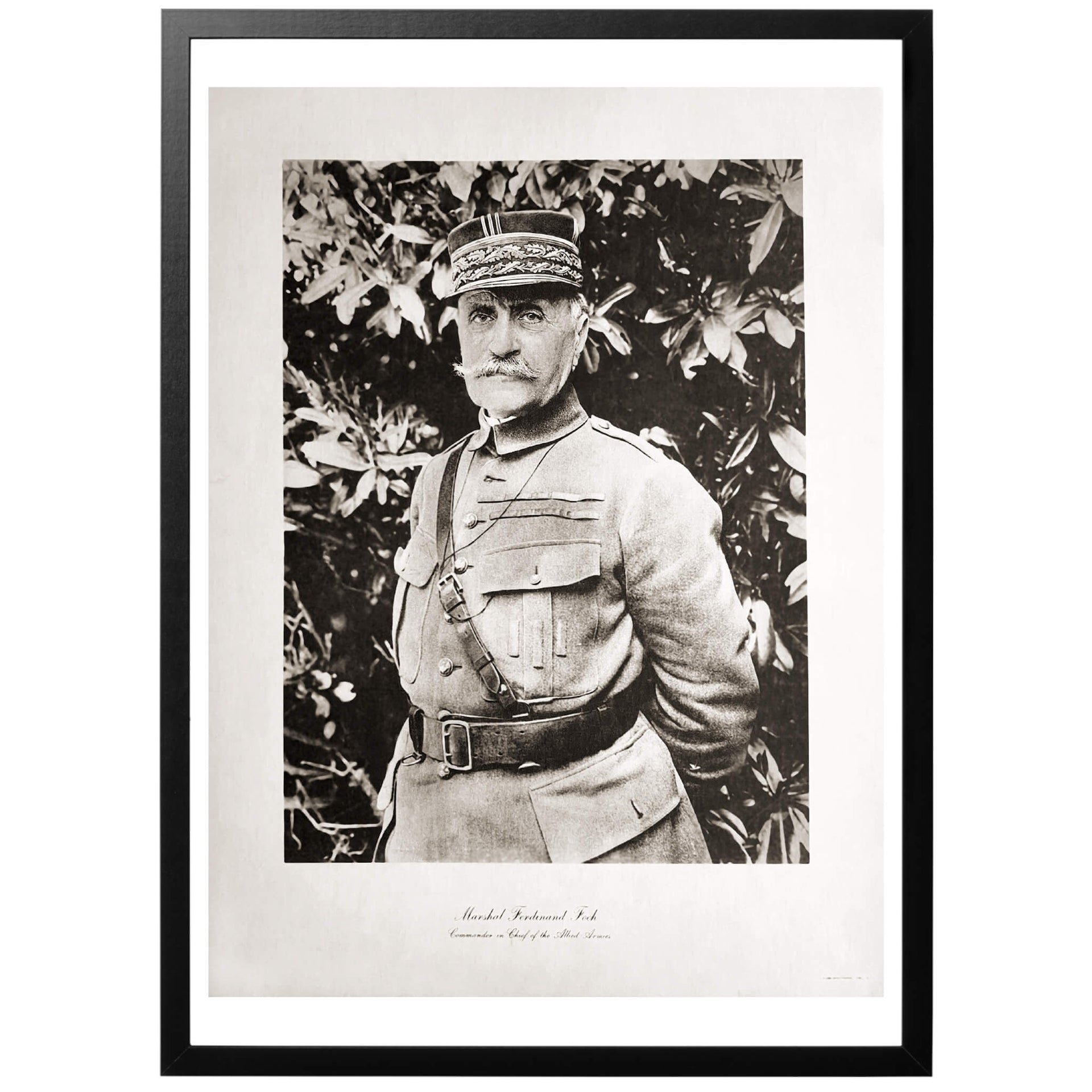 Marskalk Ferdinand Foch var den högsta allierade befälhavaren under första världskriget. Han kom i slutet av kriget att styra Frankrike, Polen och Storbritannien till seger, och var den som tog emot den tyska kapitulationen i Compigène 1918.  Efter kriget kom Foch att ses som Frankrikes största hjälte och höll en hård linje mot Tyskland.  Marskalken kom att avlida 1929, 77 år gammal. 